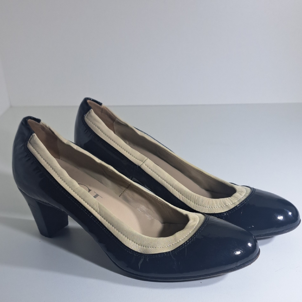 AGL. omen's Heels. number 38